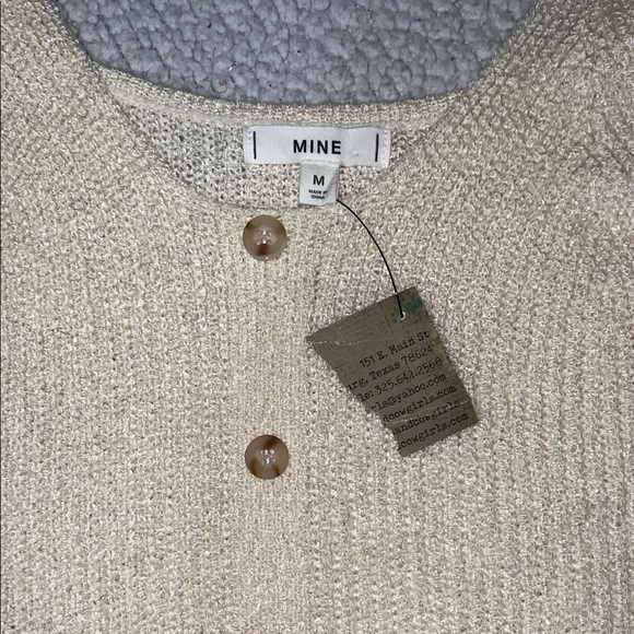 Mine Ivory Button-Front Ruffle Top - Picture 2 of 6